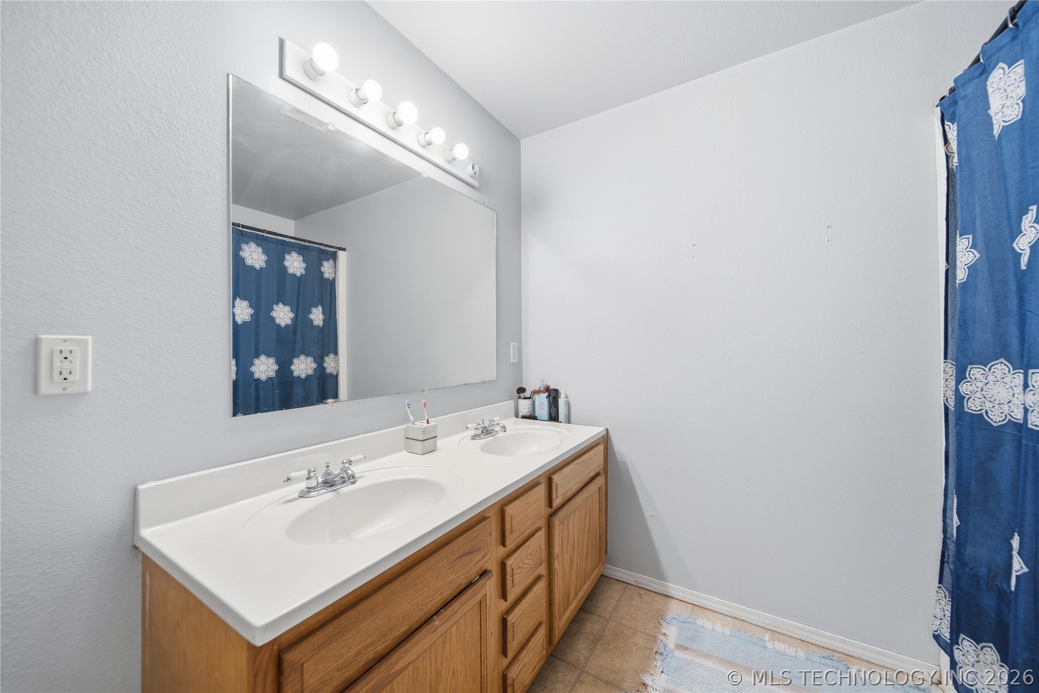 1005 W 21st Street