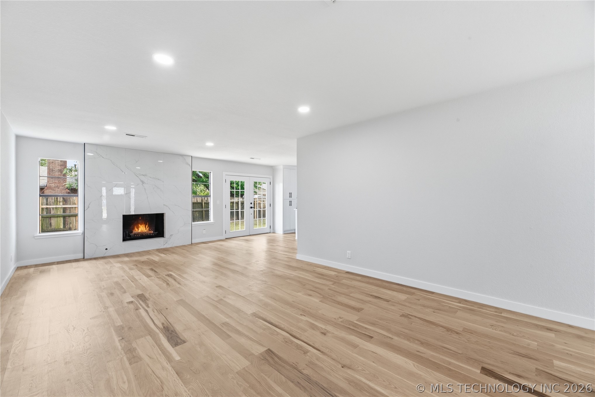 1929 W Urbana Street