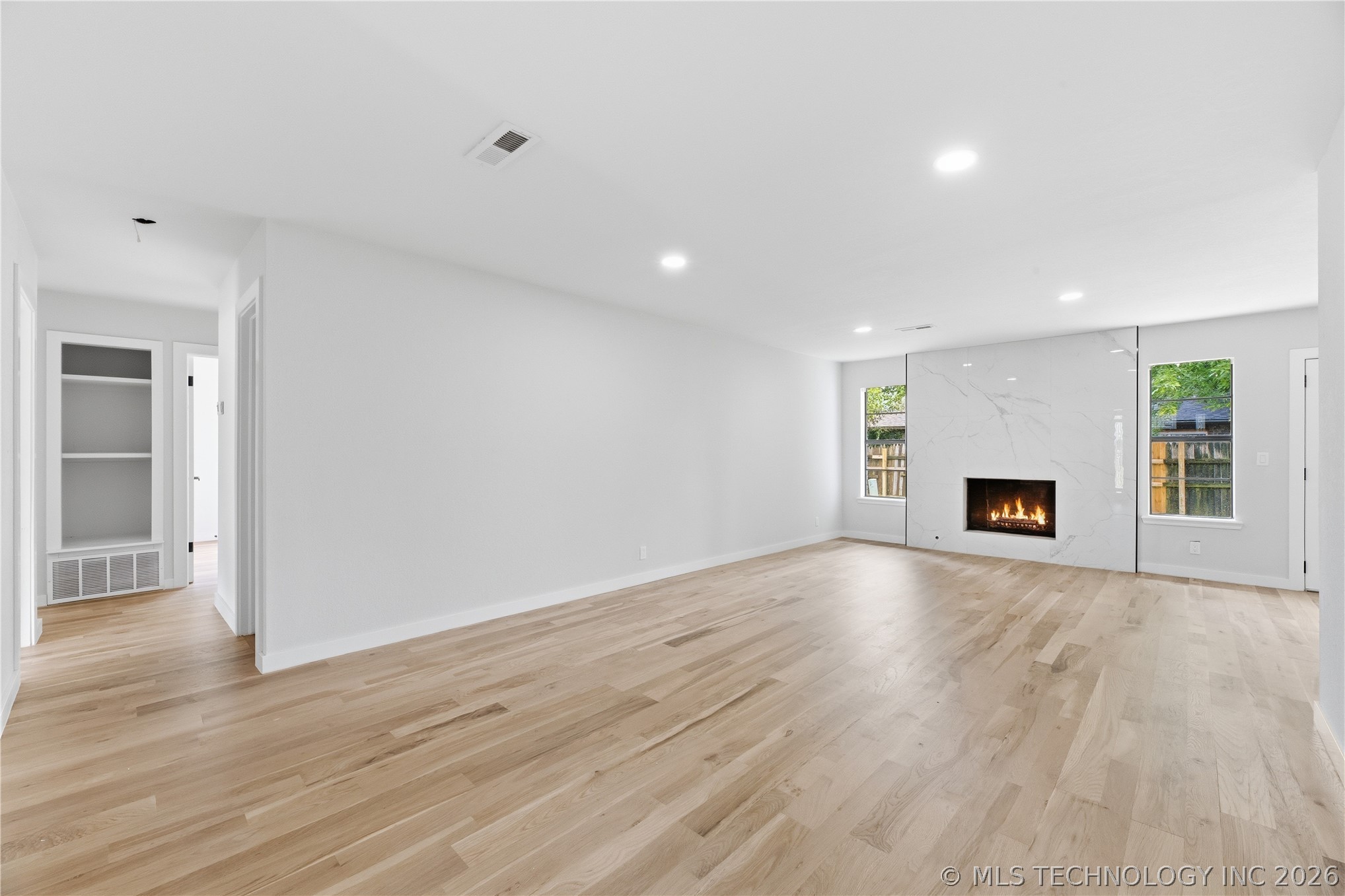 1929 W Urbana Street