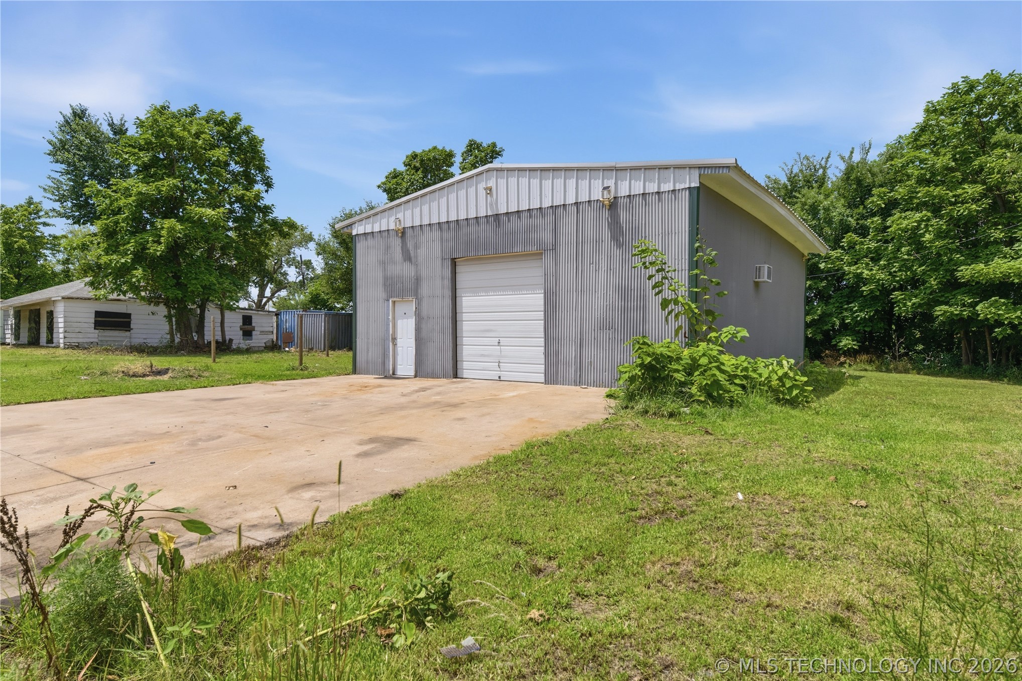 1003 S Hickory