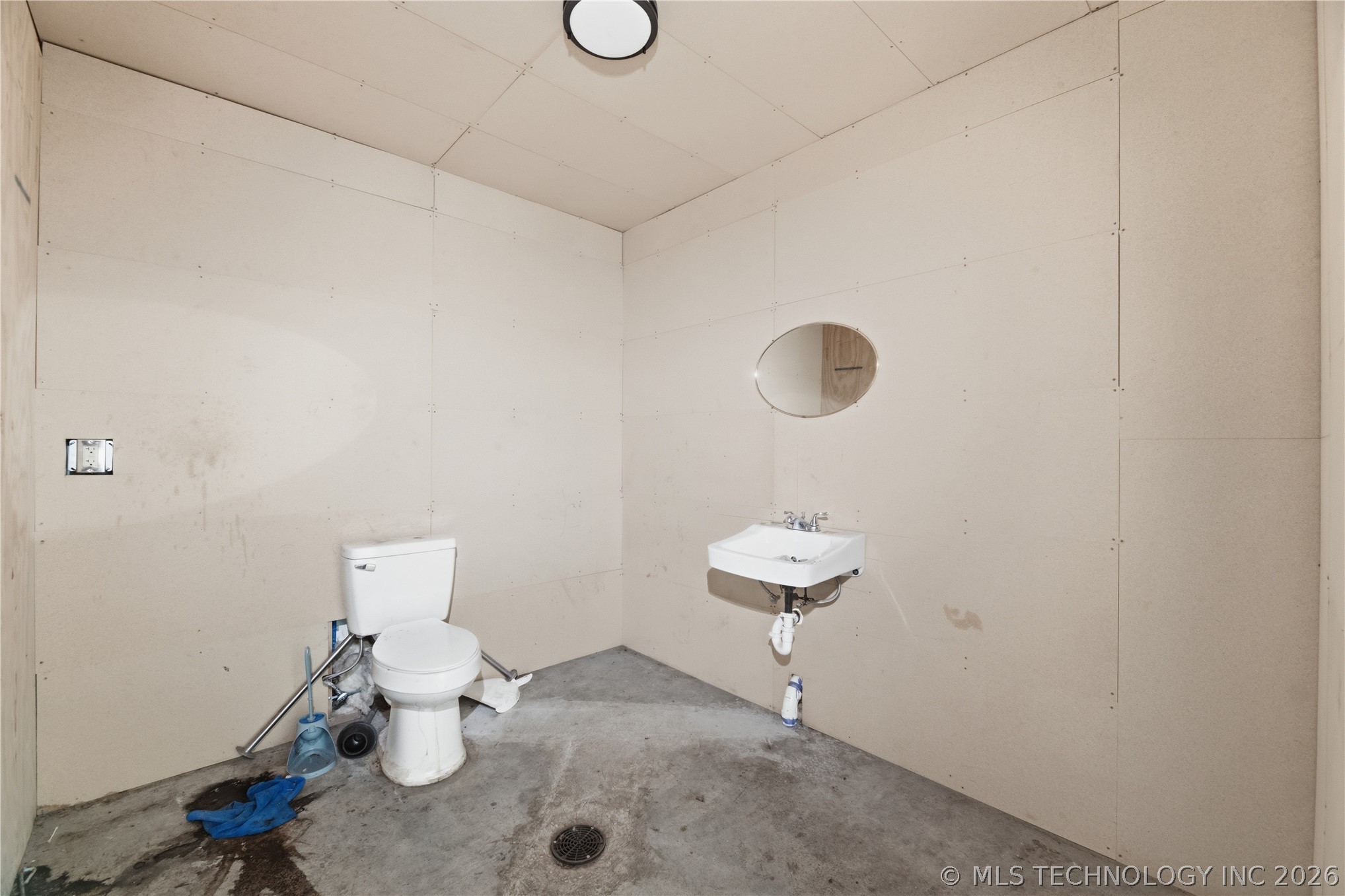 1003 S Hickory