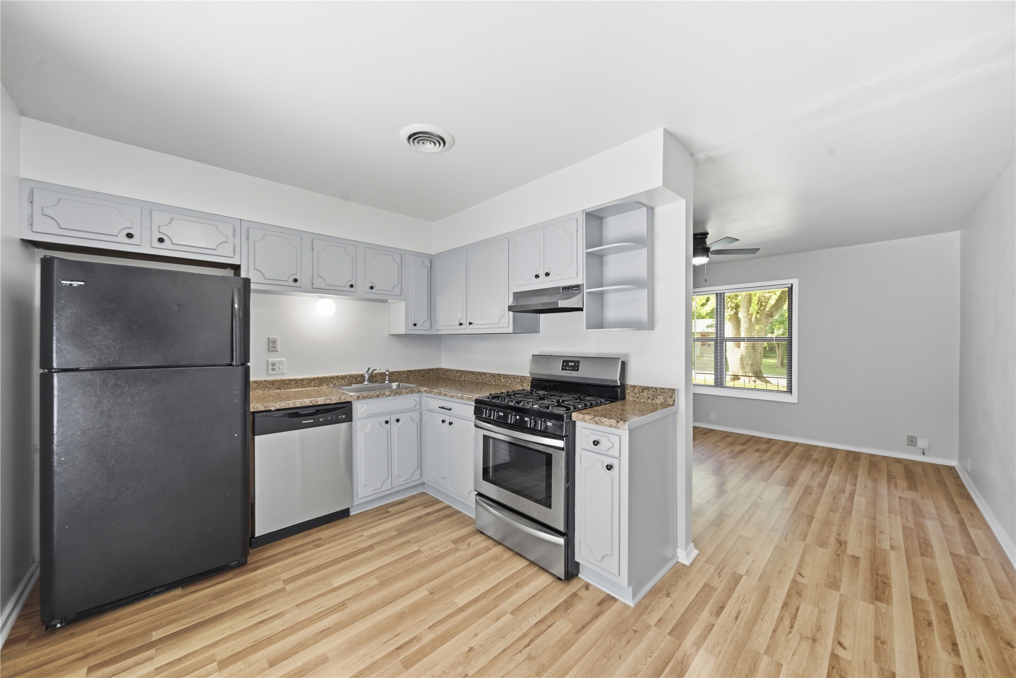 221 W Monterey Avenue