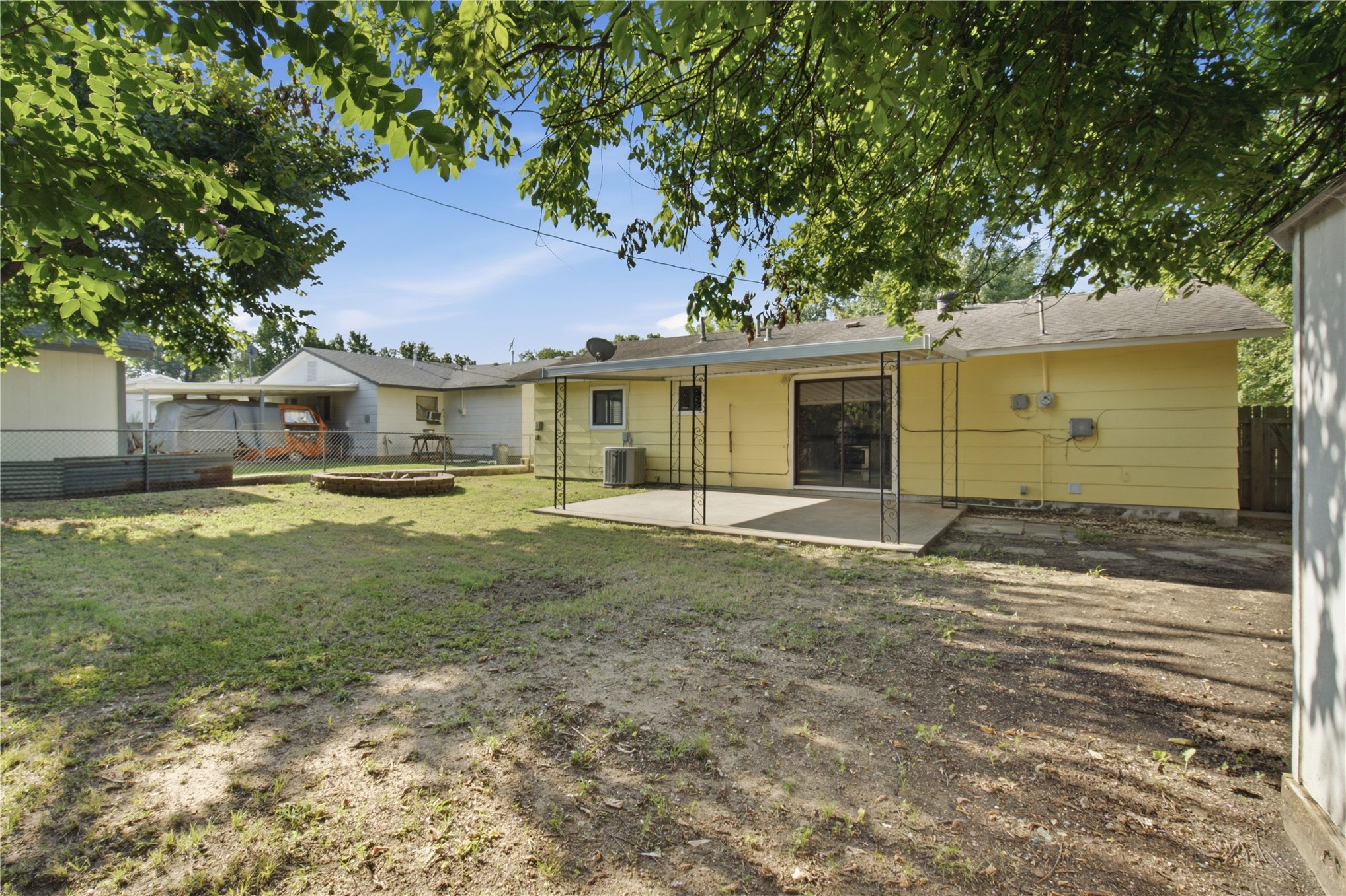 221 W Monterey Avenue