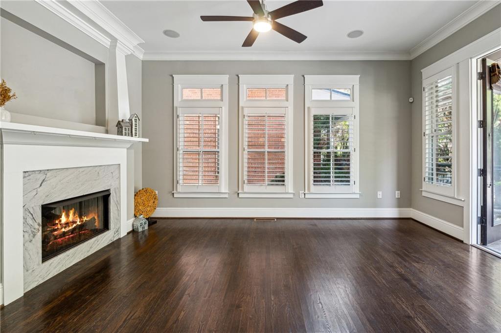 4664 Magnolia