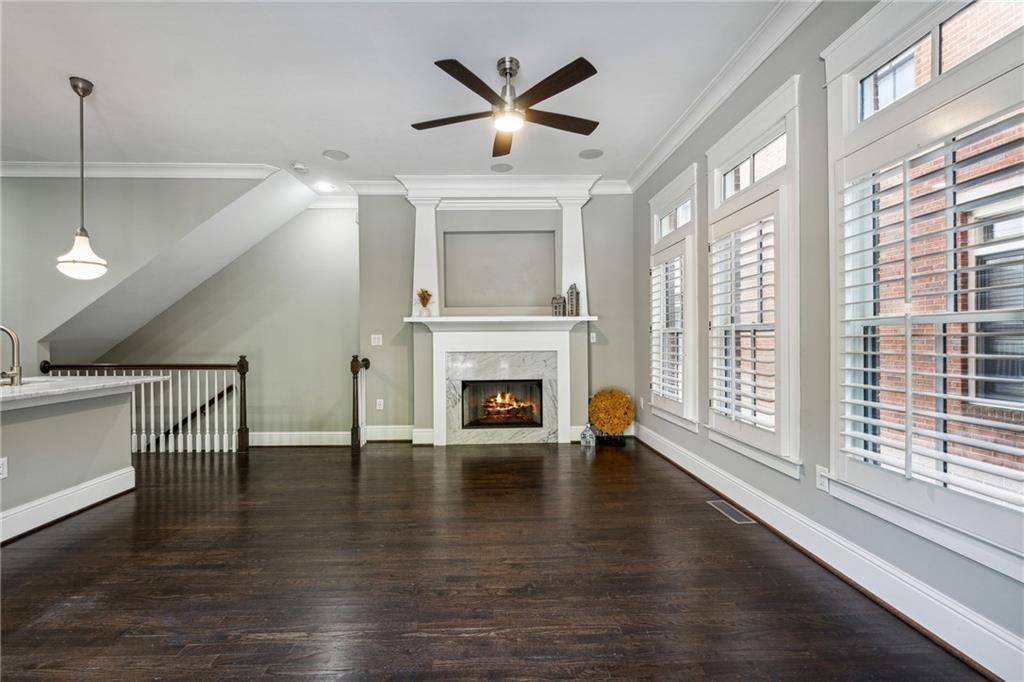 4664 Magnolia