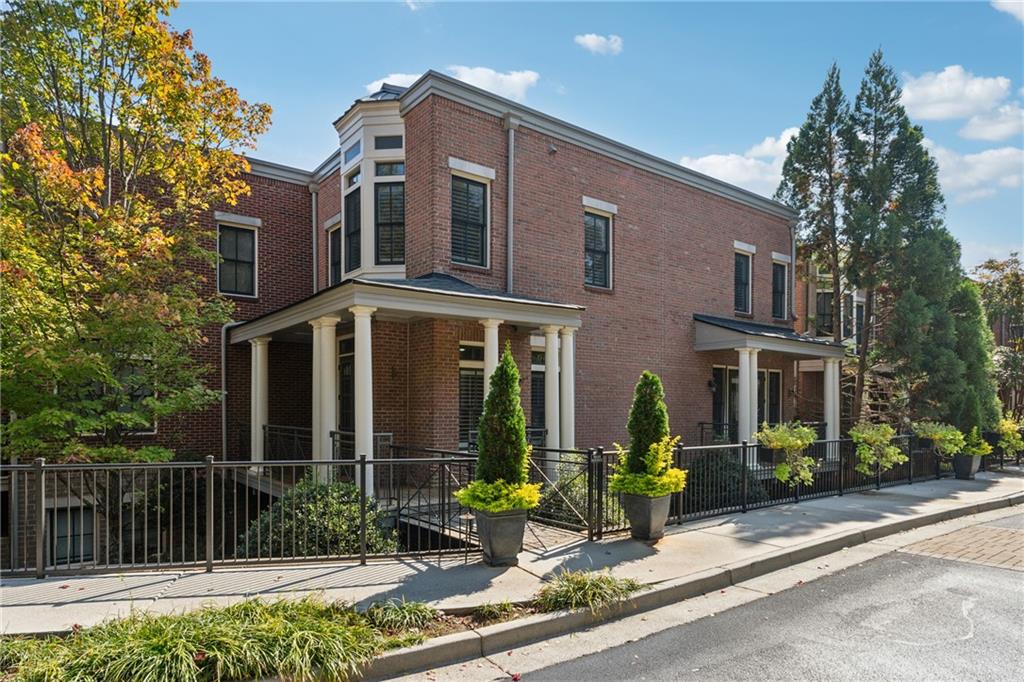 4664 Magnolia
