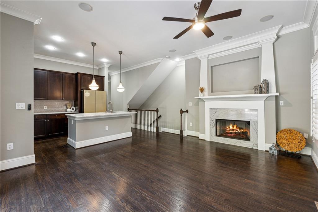 4664 Magnolia