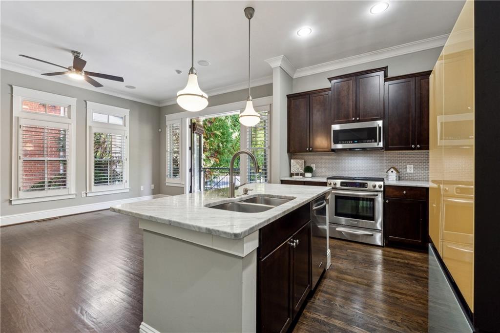 4664 Magnolia