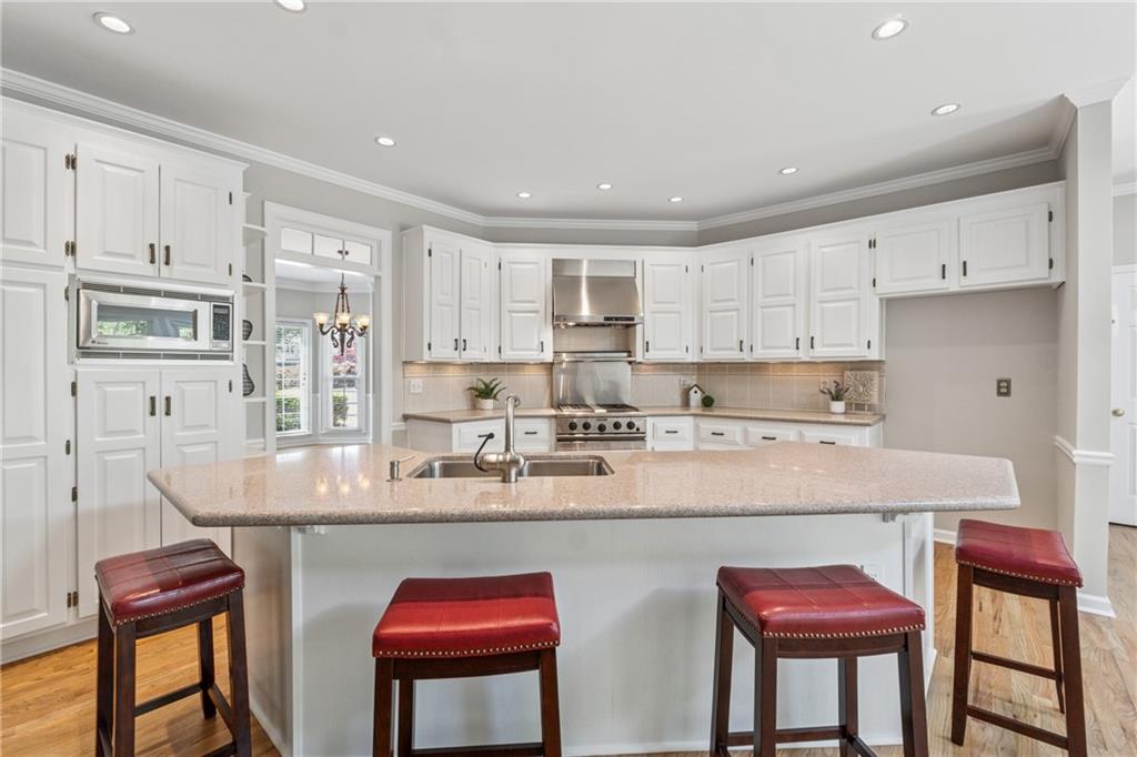 579 Delphinium Boulevard NW