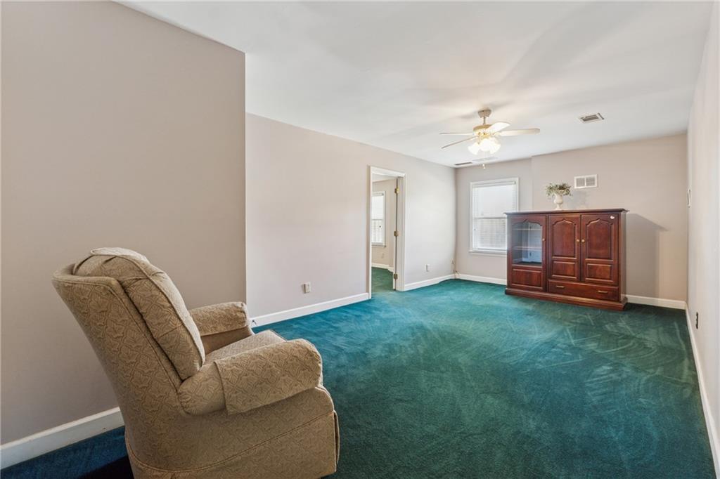 579 Delphinium Boulevard NW