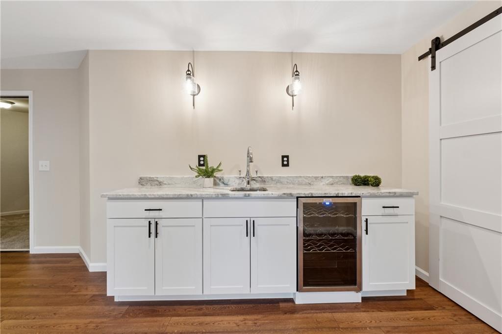 280 Lakestone Parkway