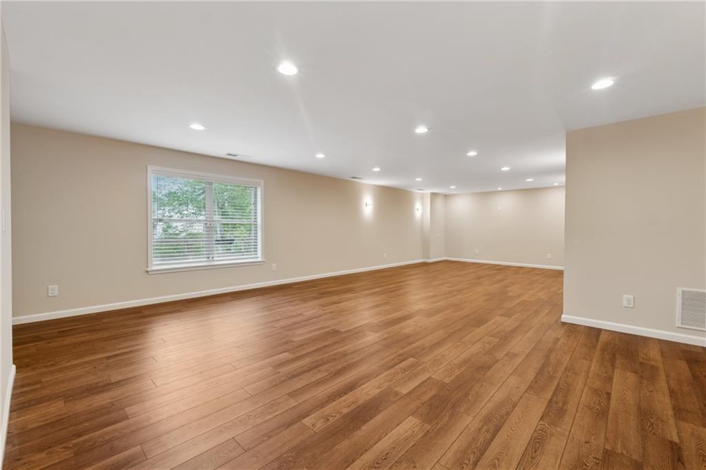 280 Lakestone Parkway