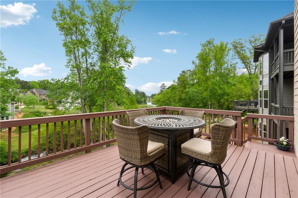 280 Lakestone Parkway