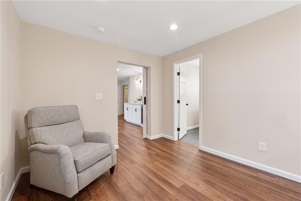 280 Lakestone Parkway