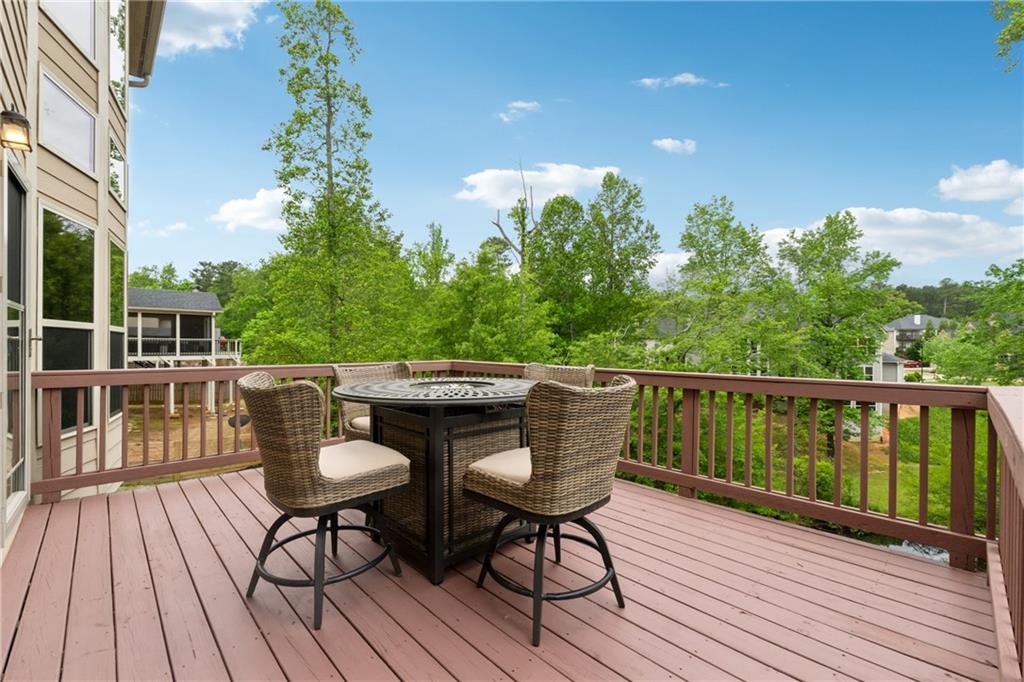 280 Lakestone Parkway