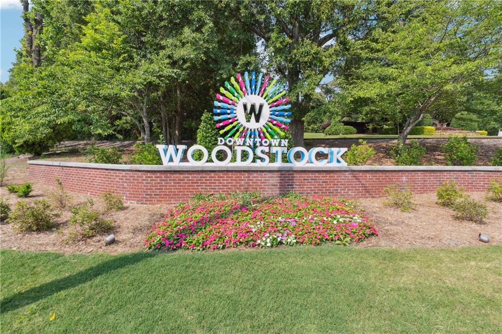 236 Lakestone Parkway