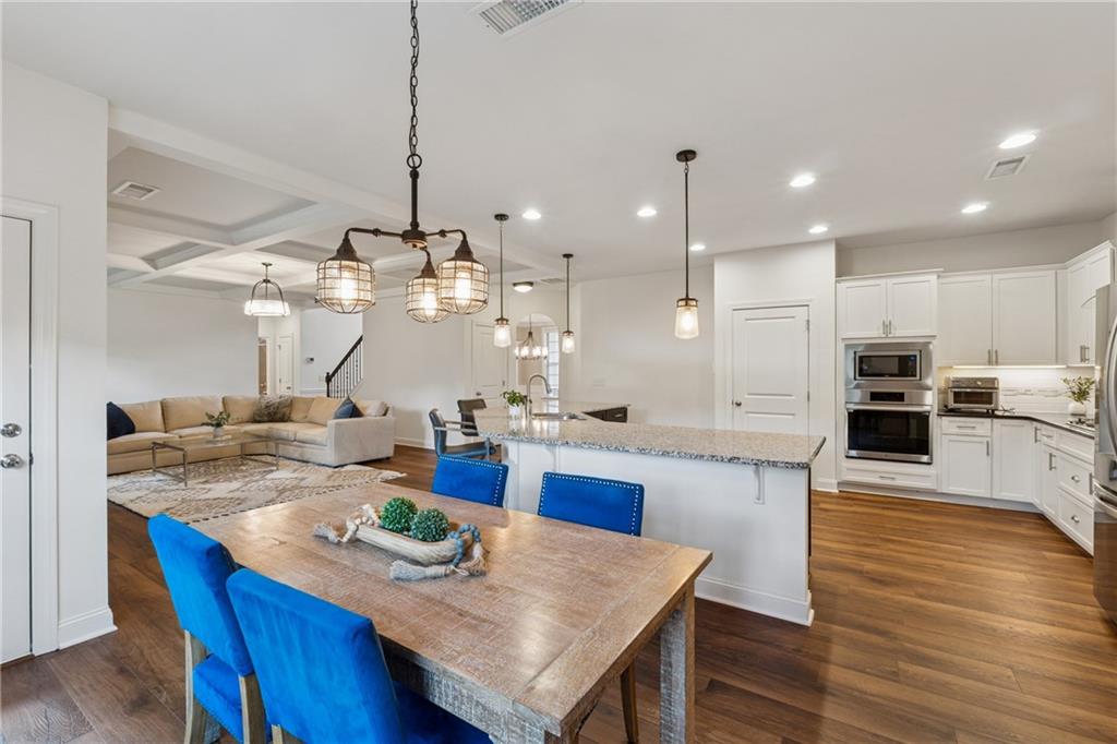 236 Lakestone Parkway