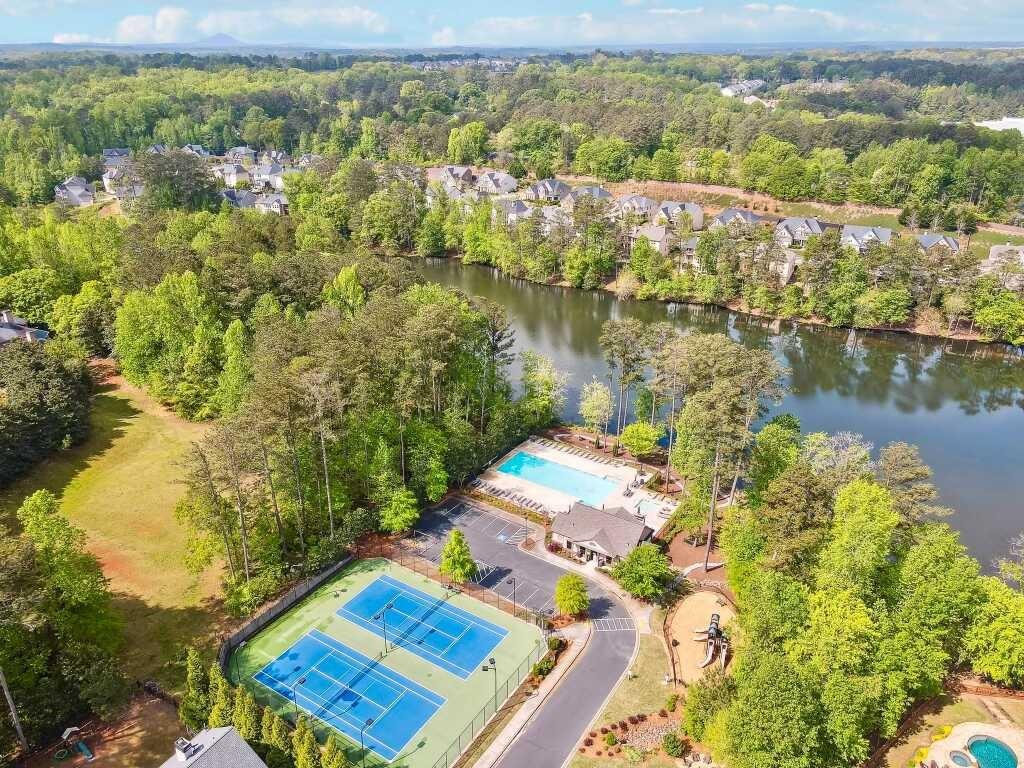 317 Lakestone Landing