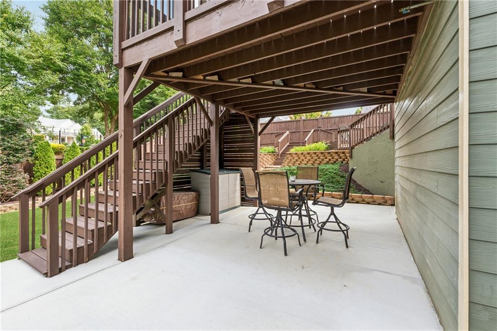 317 Lakestone Landing