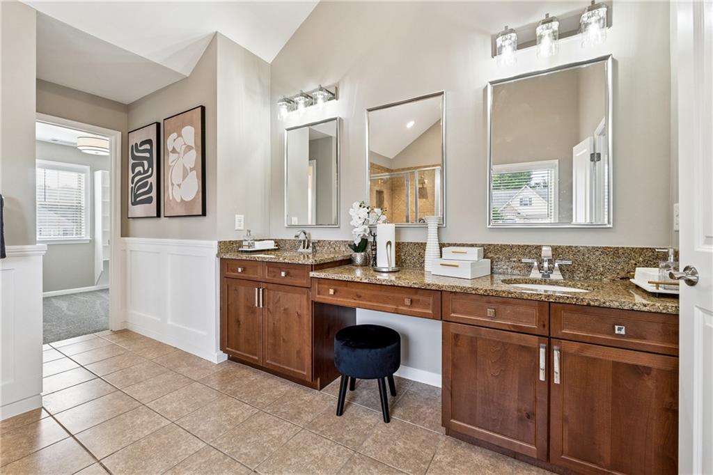 317 Lakestone Landing