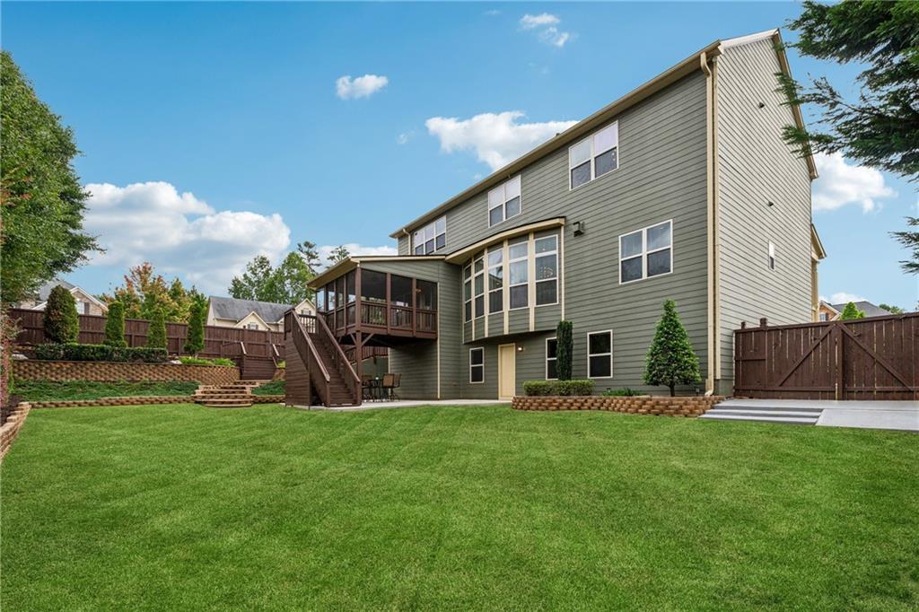 317 Lakestone Landing