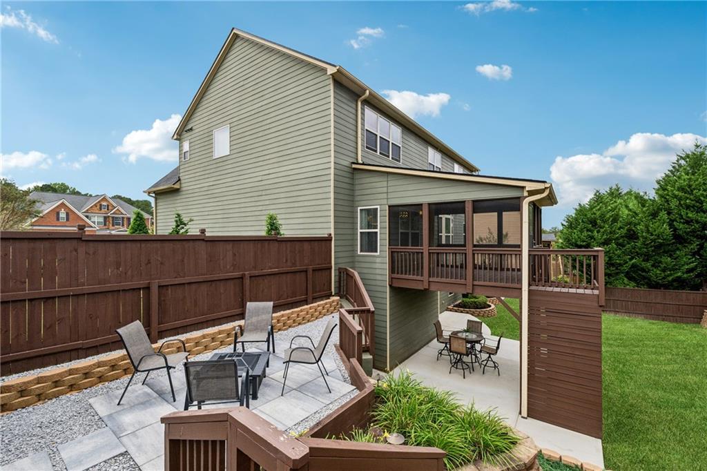 317 Lakestone Landing