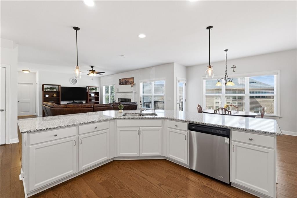 231 Lakestone Parkway
