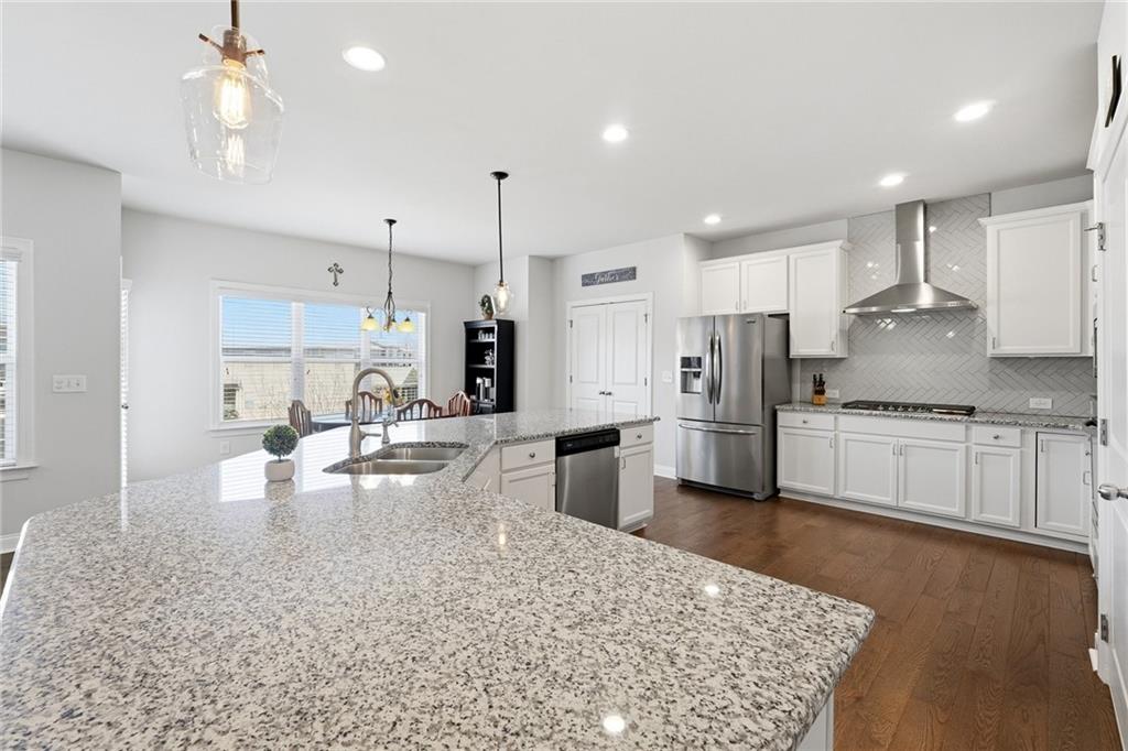 231 Lakestone Parkway