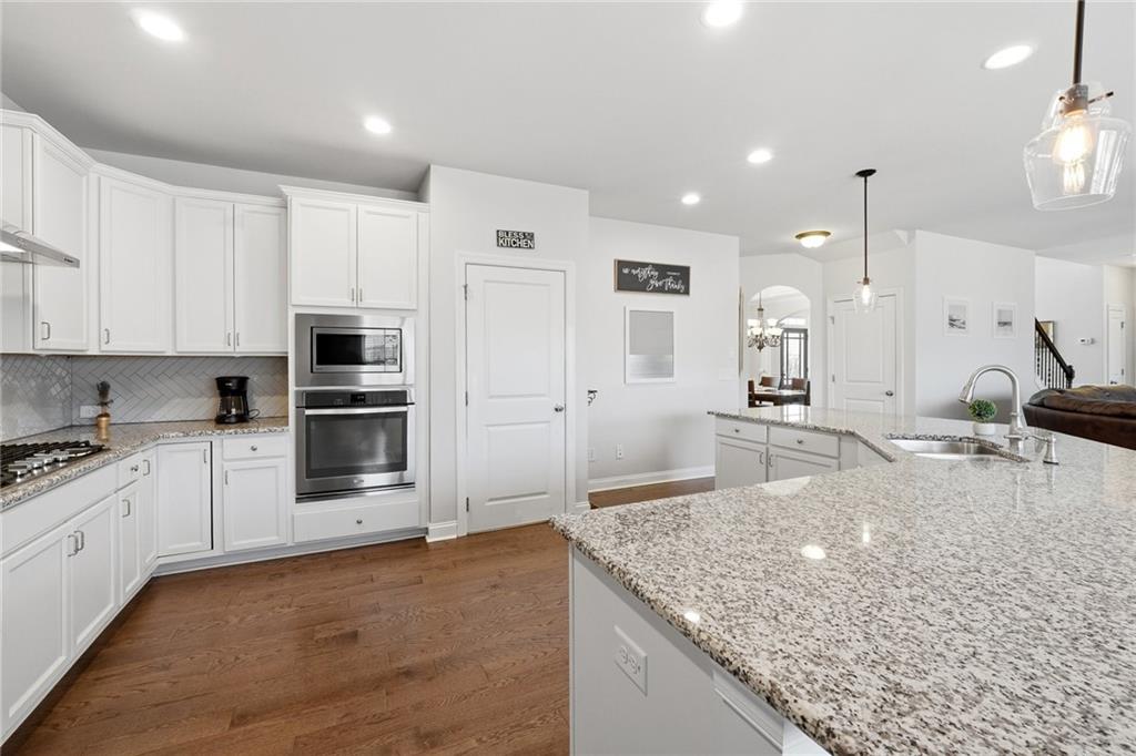 231 Lakestone Parkway
