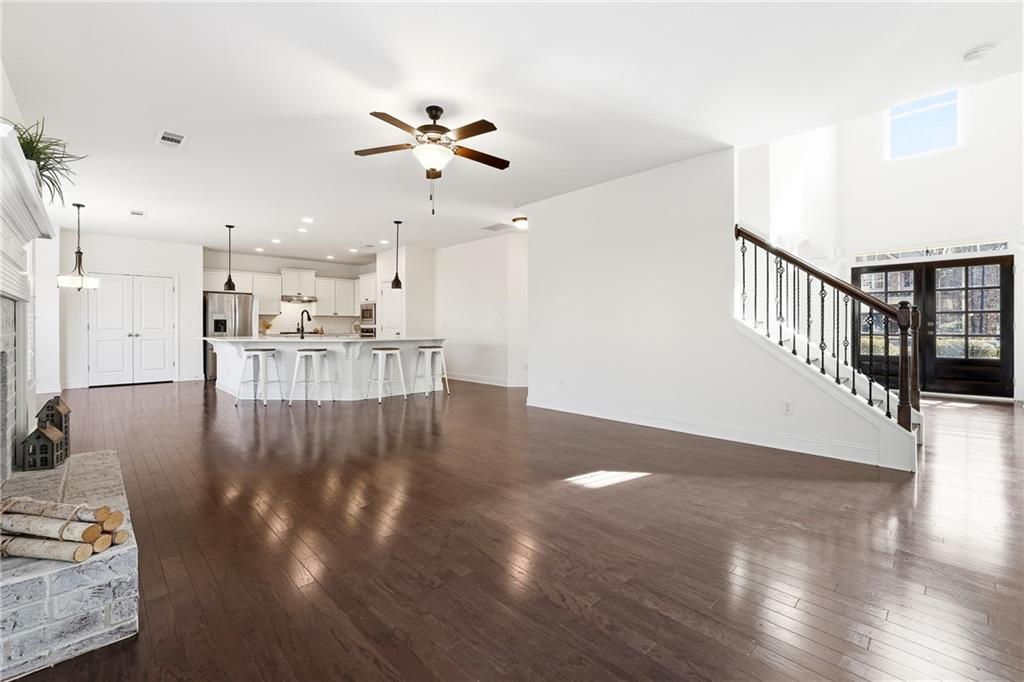 209 LAKESTONE Parkway