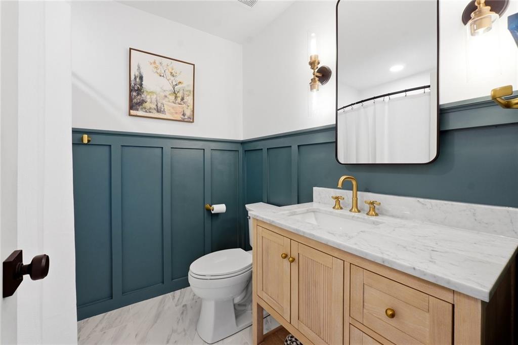318 Lakestone Landing