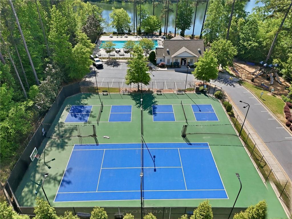 318 Lakestone Landing