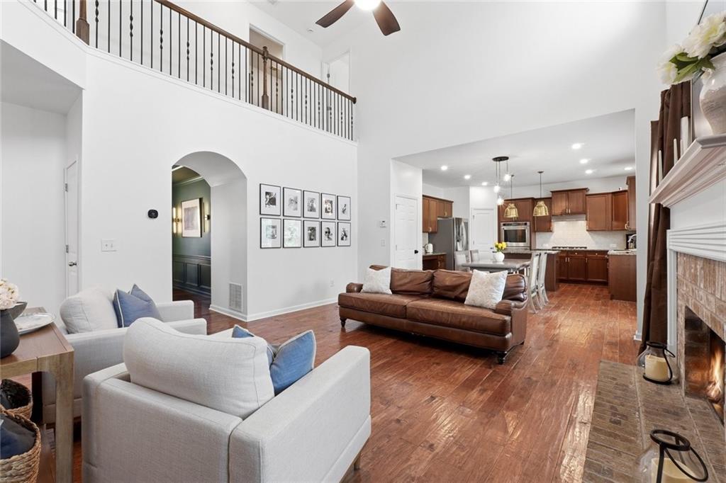 318 Lakestone Landing