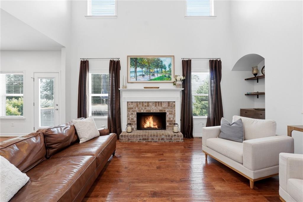 318 Lakestone Landing
