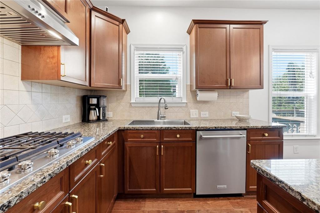 318 Lakestone Landing