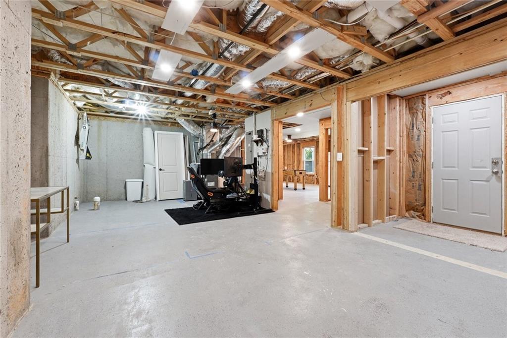 318 Lakestone Landing