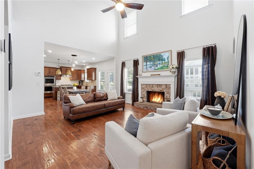 318 Lakestone Landing