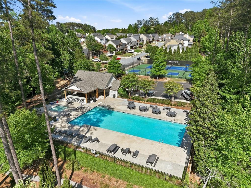 318 Lakestone Landing