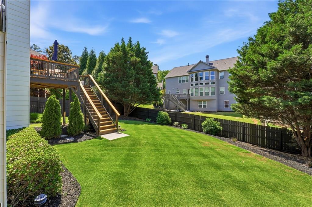 318 Lakestone Landing