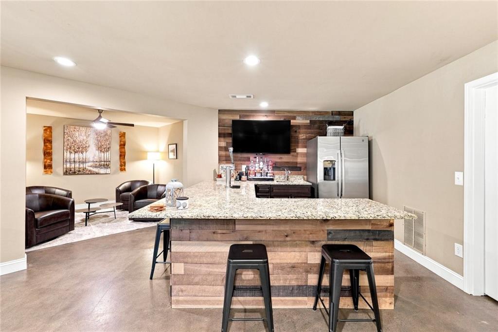 180 Lakestone Parkway