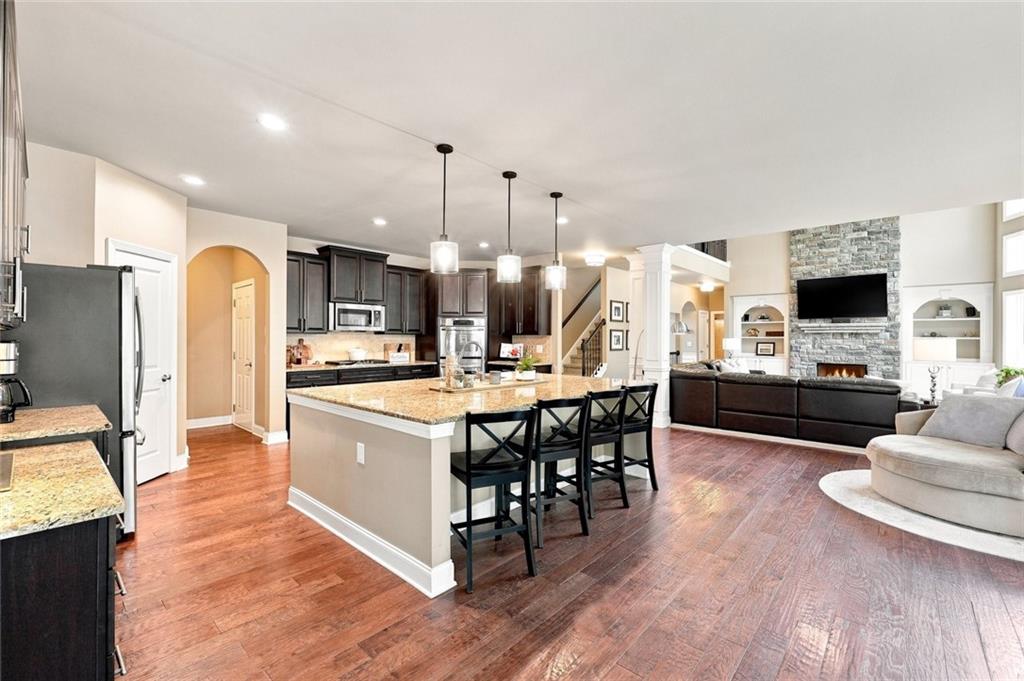 180 Lakestone Parkway