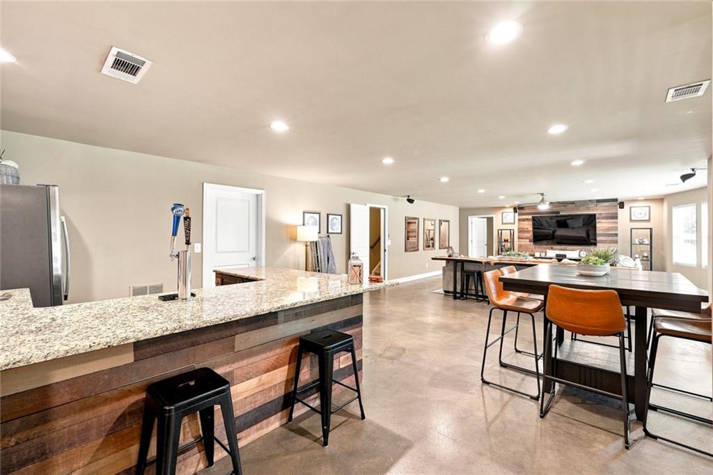 180 Lakestone Parkway
