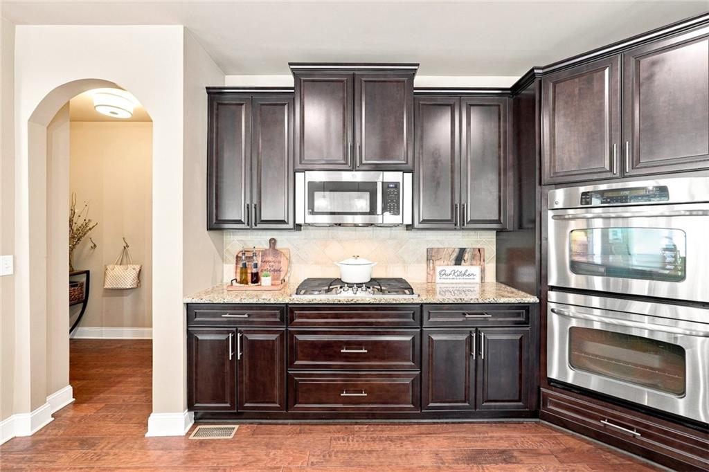 180 Lakestone Parkway