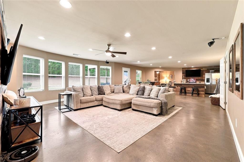 180 Lakestone Parkway