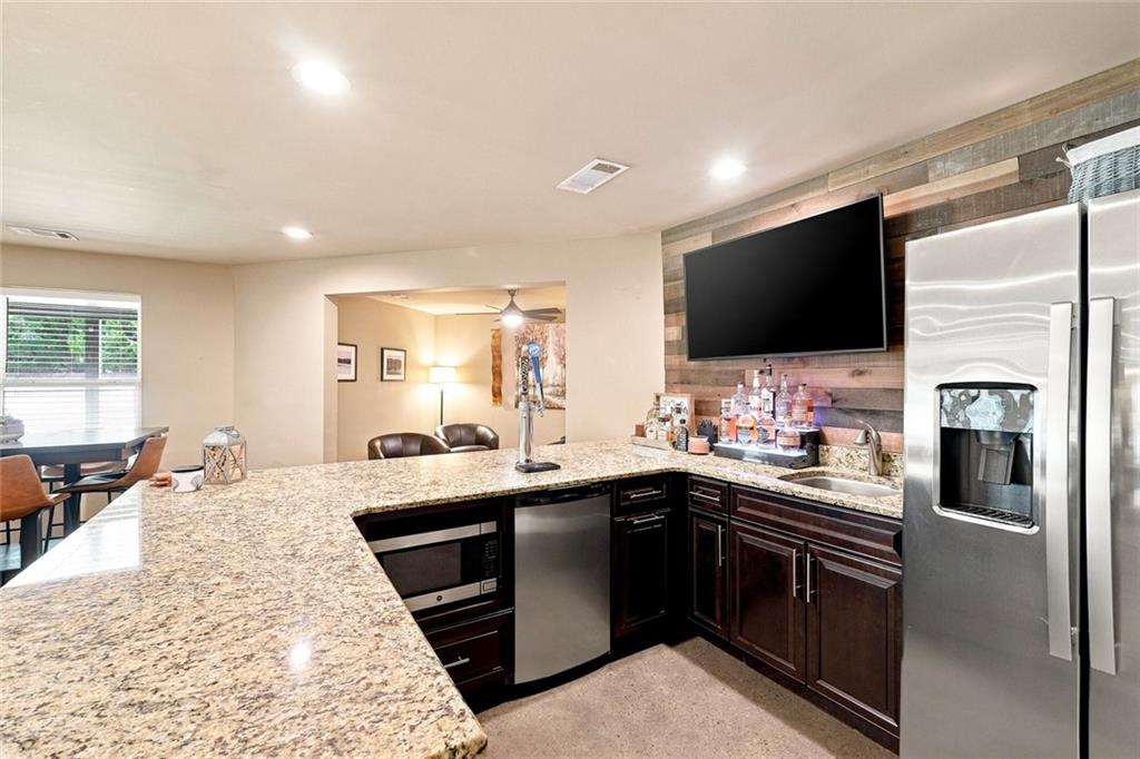 180 Lakestone Parkway