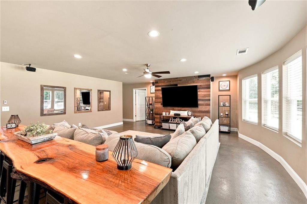 180 Lakestone Parkway