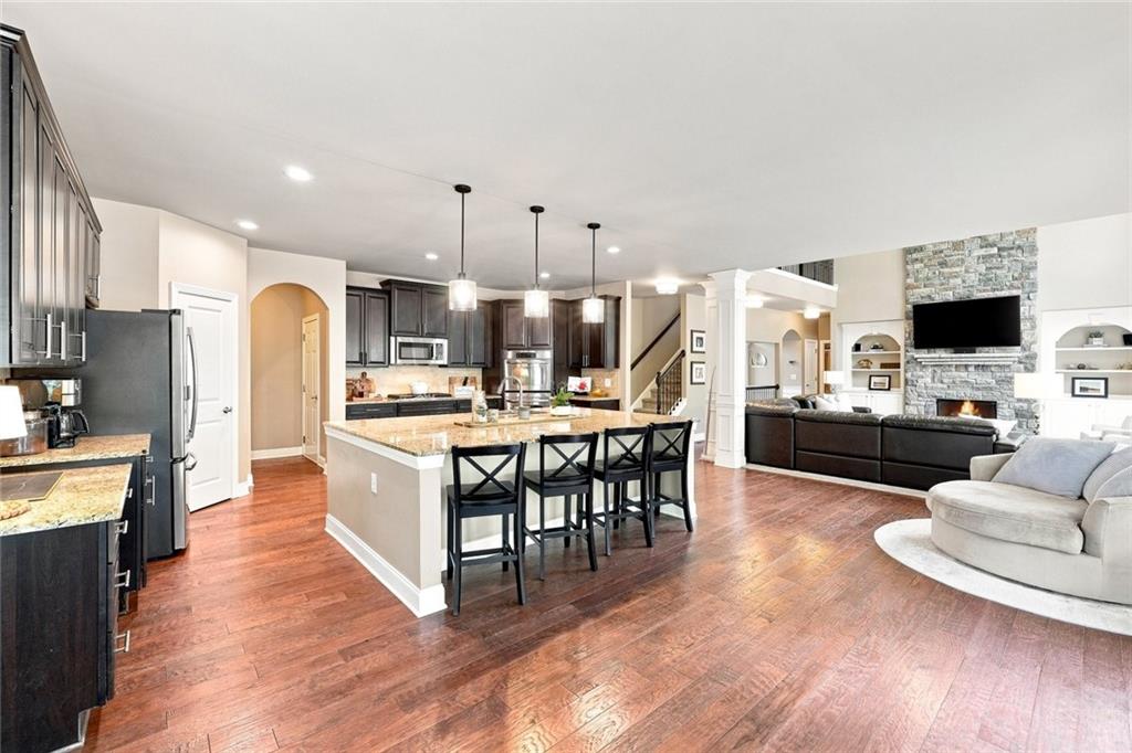 180 Lakestone Parkway