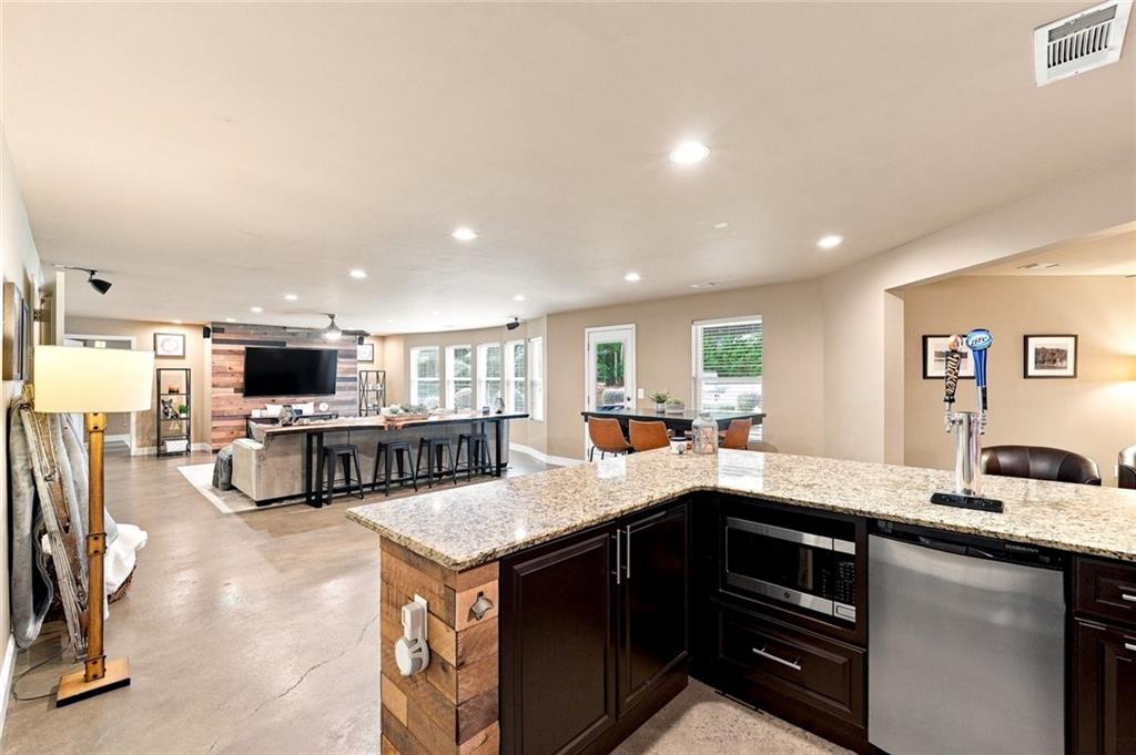 180 Lakestone Parkway