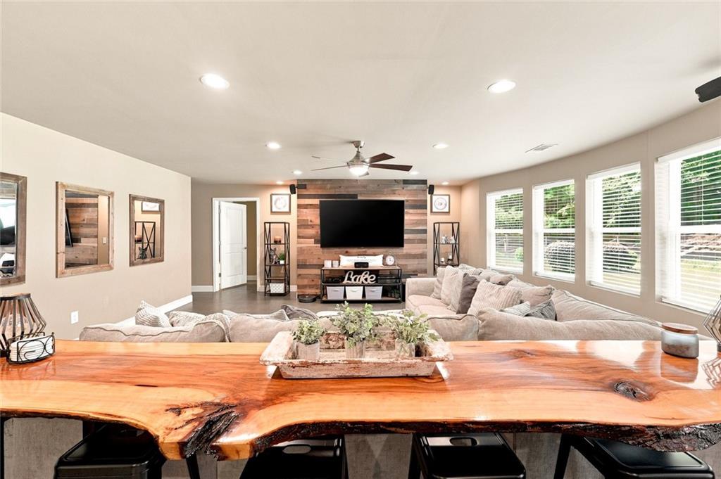 180 Lakestone Parkway