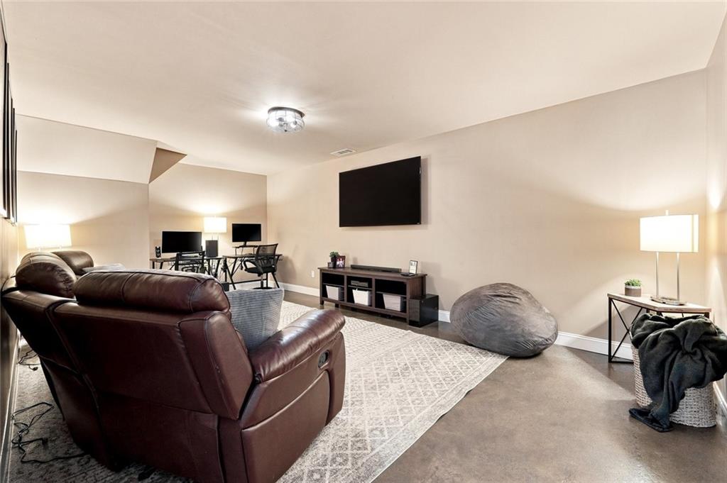 180 Lakestone Parkway